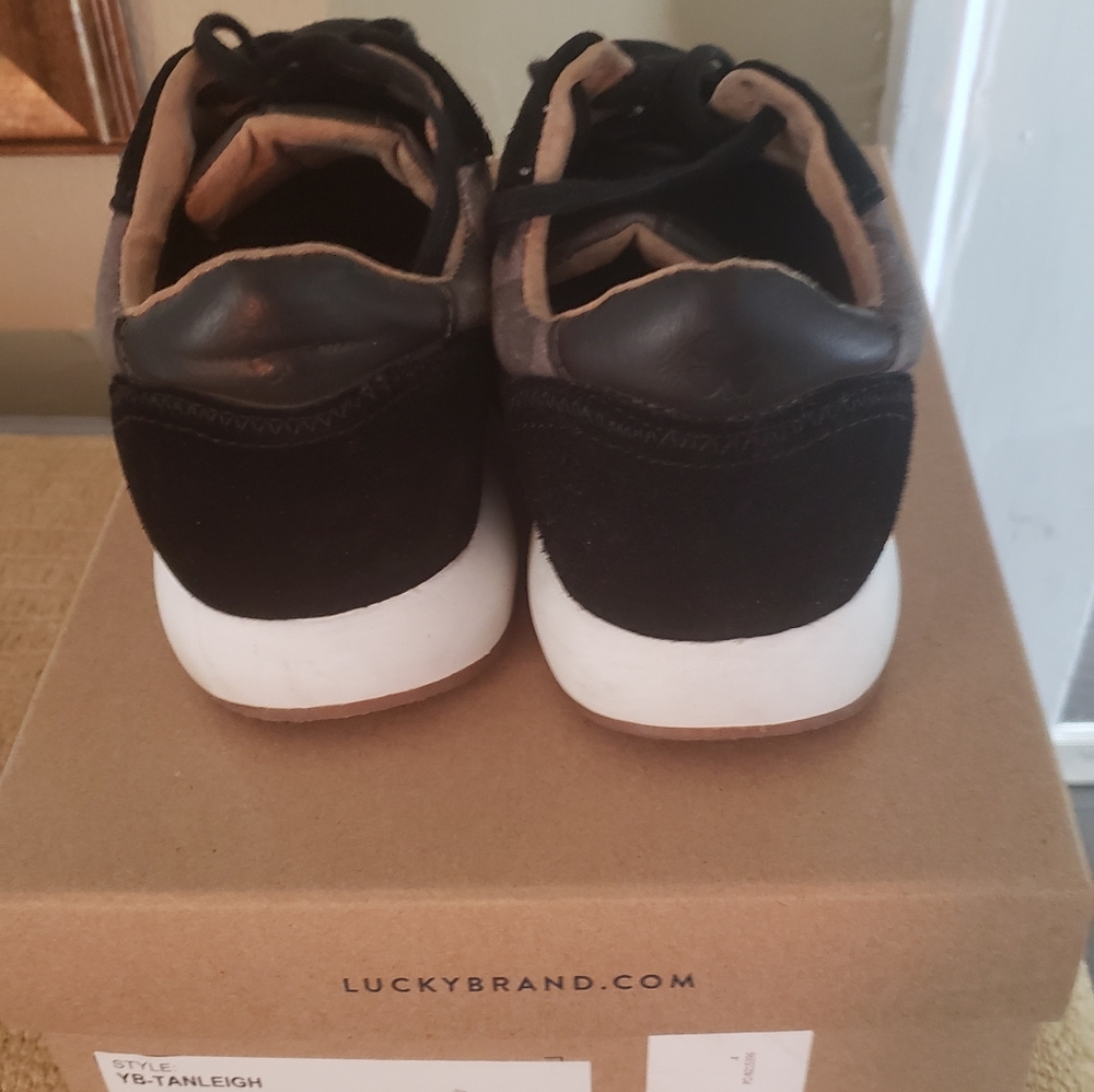 Lucky Brand Sneaker